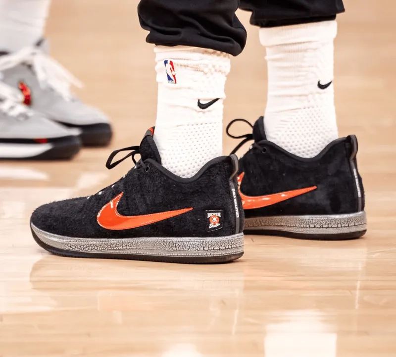 开云下载-布克穿着“坏孩子”配色BOOK2，砍下37分5篮板9助攻